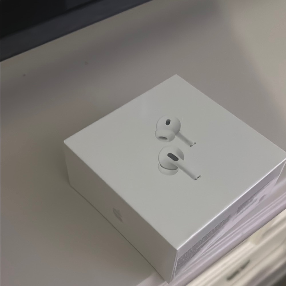 Apple AirPods Pro Wireless Earbuds( willing to negotiate)
